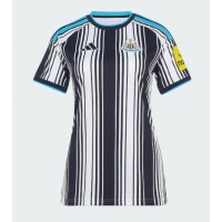 Dámy Fotbalový dres Newcastle United Tino Livramento #2 2026-27 Domácí Krátký Rukáv